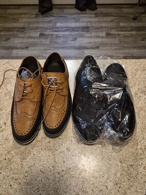 Solrano Men's Two-Tone Wingtip Oxfords in Tan and Black - Classic Lace-Up